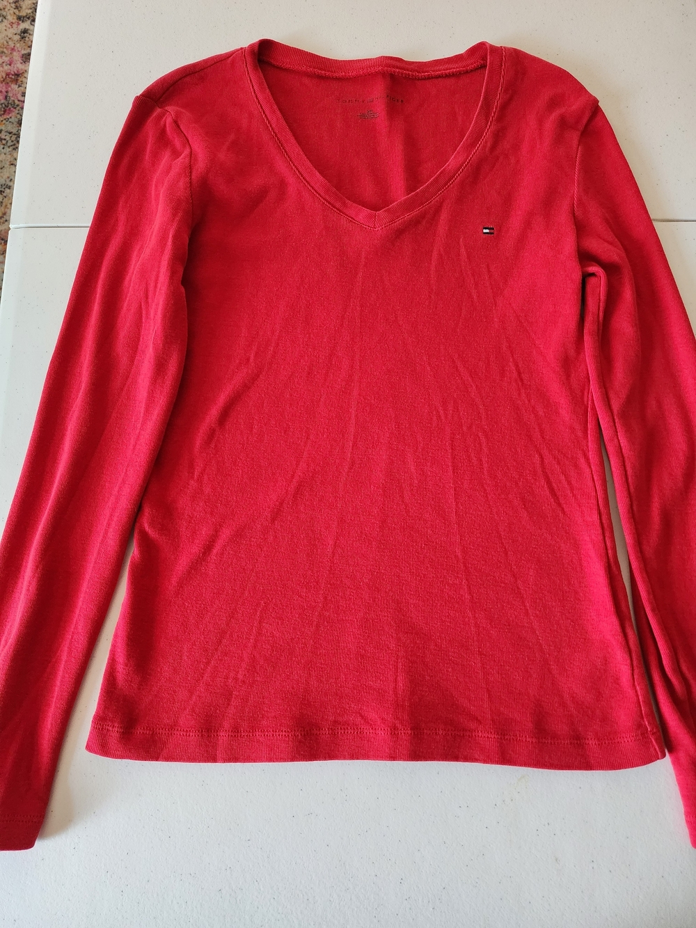 Tommy Hilfiger Women’s Red V-Neck Long Sleeve Tee
